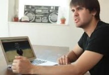 Aaron Koblin usa tecnologia e humanidade em arte