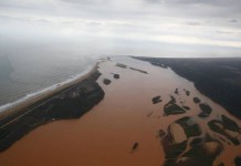 Ibama anuncia sexta multa à Samarco. A mineradora não pagou nenhuma.