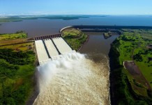 O espetáculo das águas em Itaipu com todas as comportas abertas