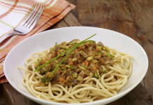 Receita de hoje: espaguete caseiro com ragu de legumes orgânicos