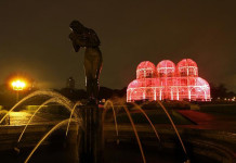 Junho Vermelho ilumina monumentos para estimular doação de sangue: Curitiba