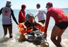 Fortaleza ganha praia acessível gratuita a pessoas com deficiência