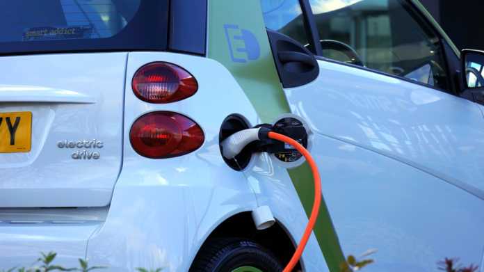 carro-veículo-elétrico electric-car-1458836_1920