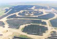 China inaugura usina solar no formato de panda