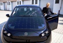 Casamento do elétrico com energia solar: recarrega enquanto anda e vai ser feliz pra sempre!