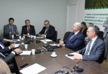 Frente Agropecuária entrega manifesto pelo desmatamento zero ao MMA