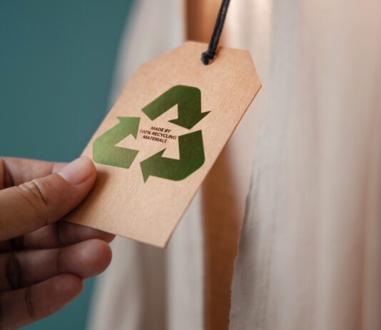 Moda sustentável: a importância da prática em meio a poluição